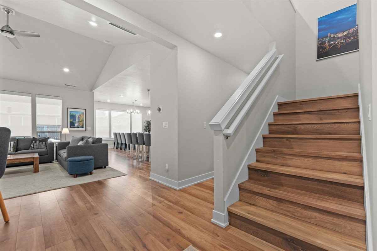 5706 Se 79th Ave #1 - Photo 4 of 28