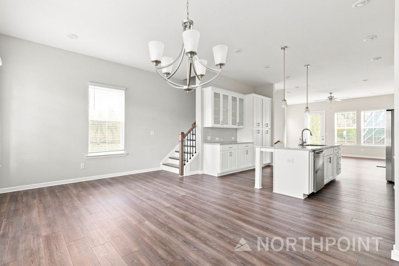 3253 Herald Dr - Photo 4 of 15