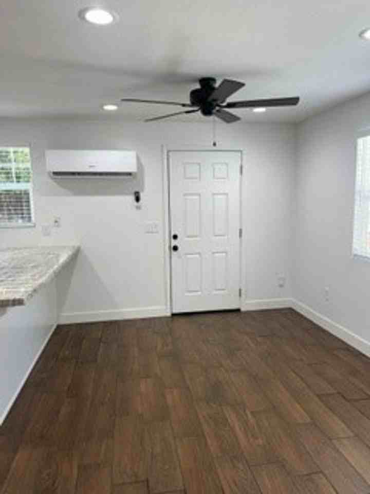 2701 San Emidio St #B - Photo 7 of 11