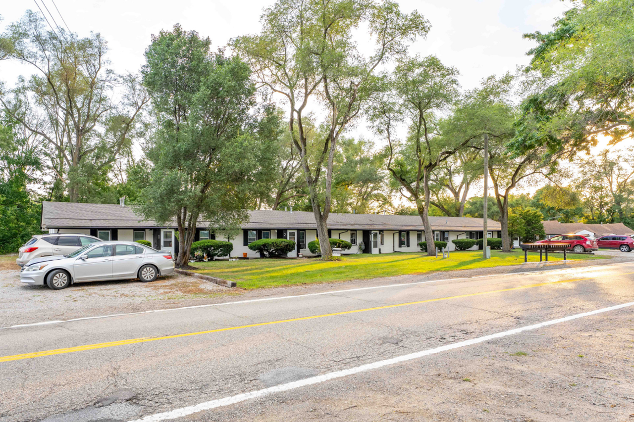 White Lake Waterfront & Private Beach Apartments - Photo 2 of 6