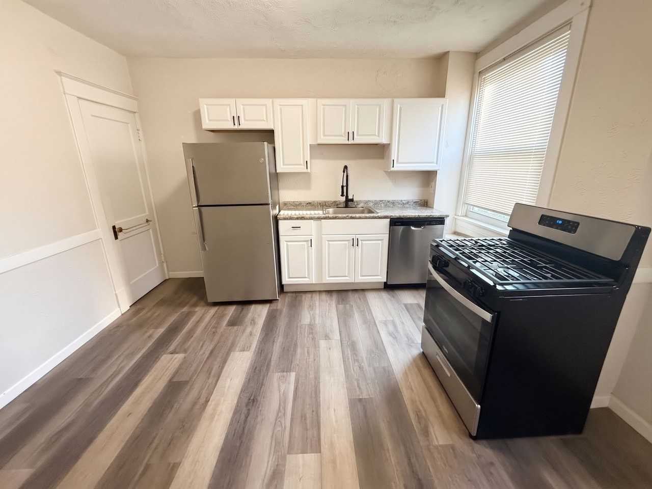 4208 Calvin St - Photo 3 of 13