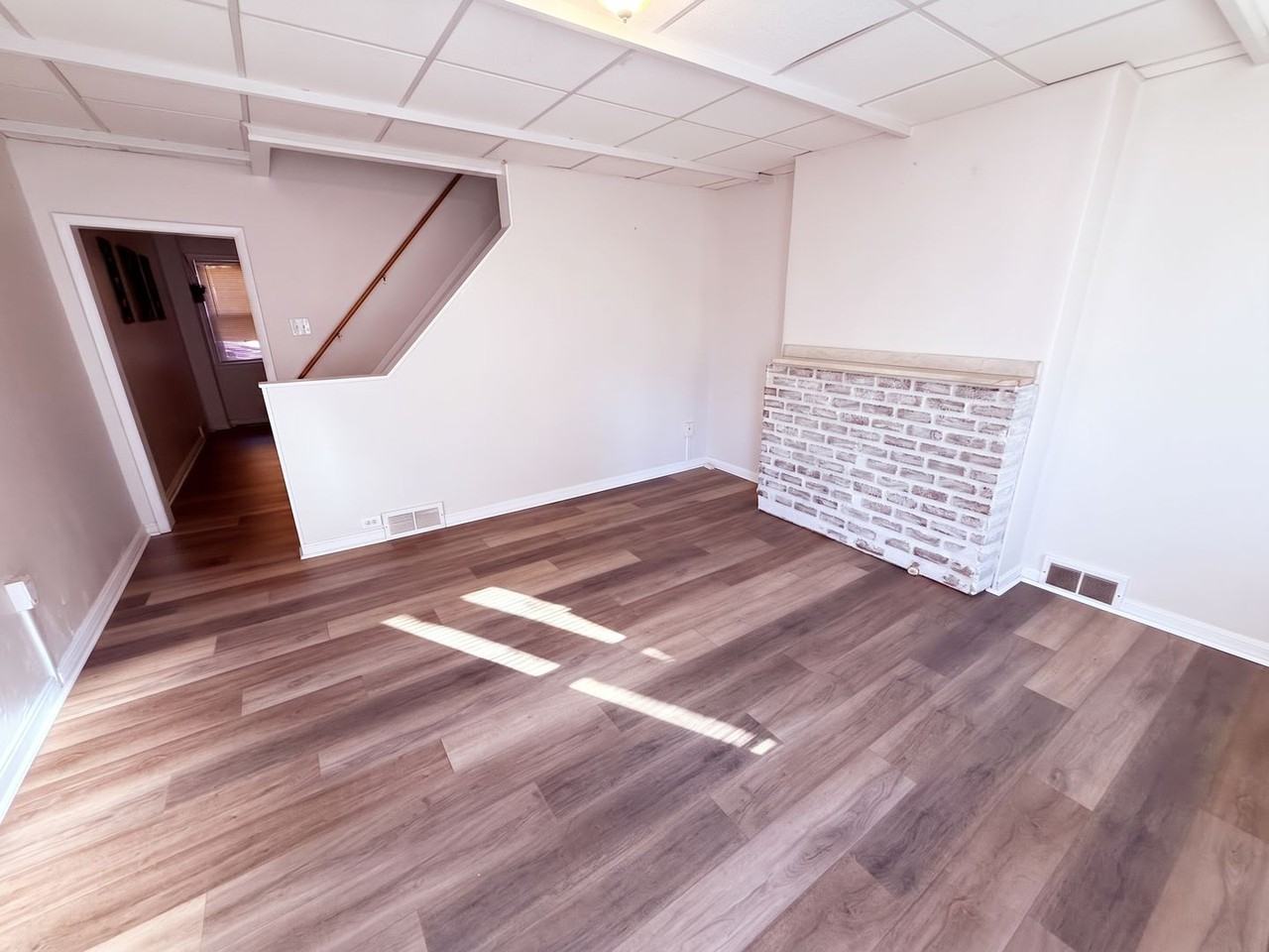 4403 Davison St - Photo 2 of 17