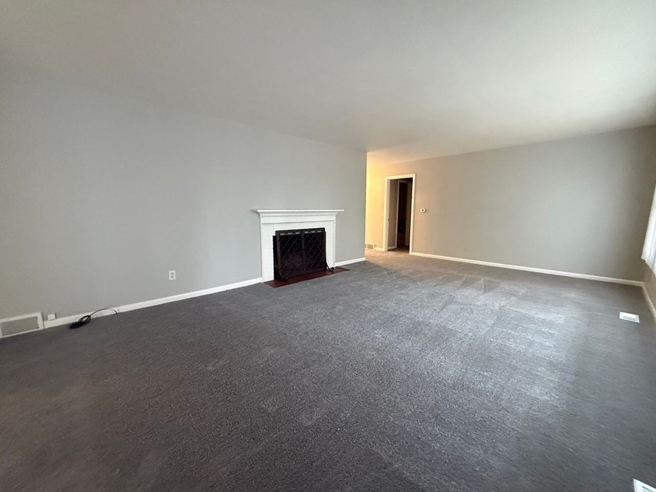 6542 Sw Seymour St - Photo 6 of 17