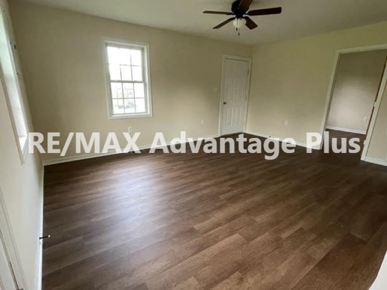 208 Front St - Photo 2 of 6