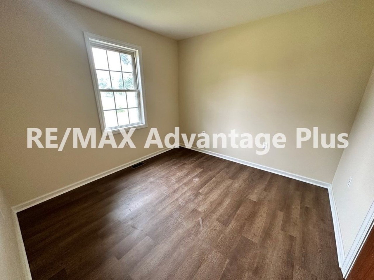 208 Front St - Photo 6 of 6