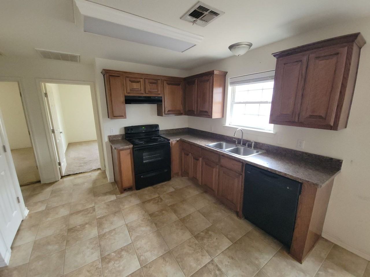 101B Mamie Ave - Photo 2 of 6