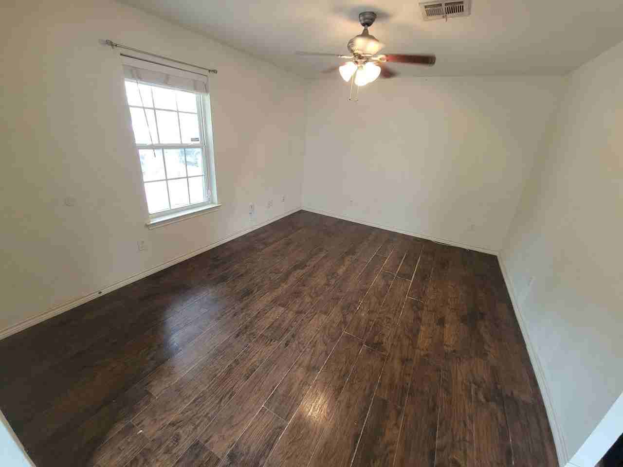101B Mamie Ave - Photo 4 of 6