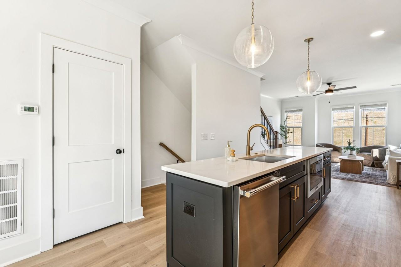 5011 5011 Grayton Al - Photo 2 of 15
