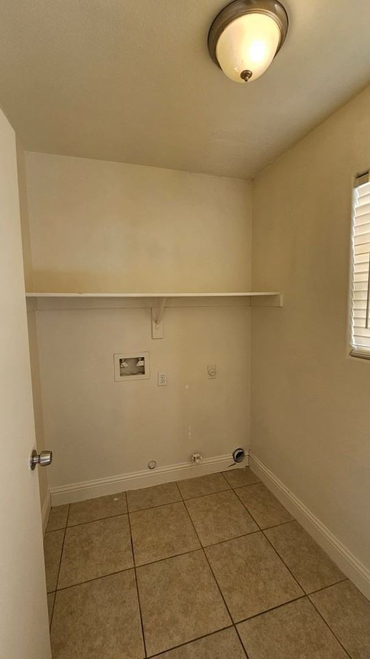 8503 Mainsail Dr - Photo 5 of 11