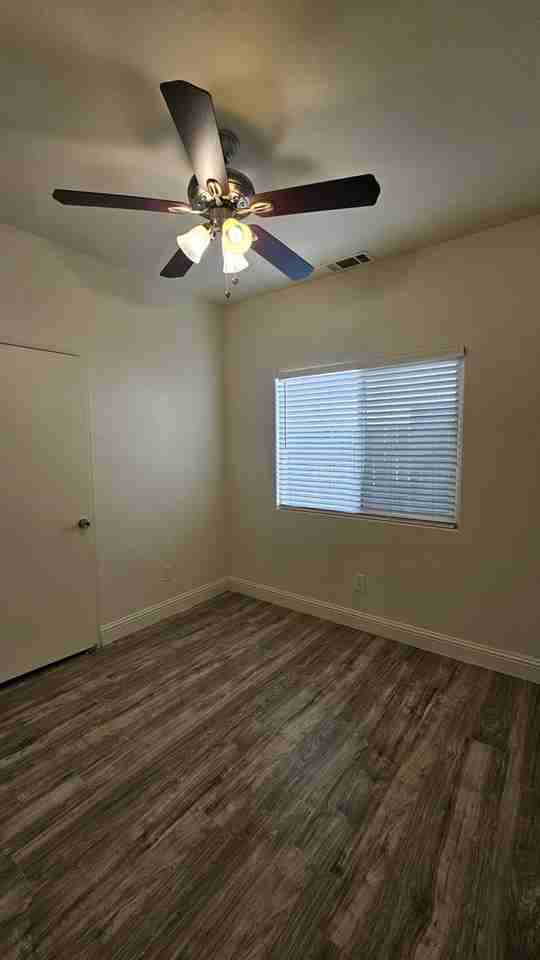 8503 Mainsail Dr - Photo 6 of 11
