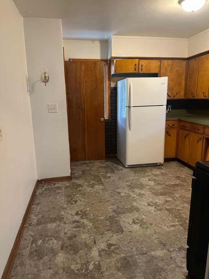 302 Sherman Ave - Photo 3 of 17