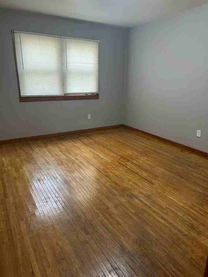 302 Sherman Ave - Photo 5 of 17