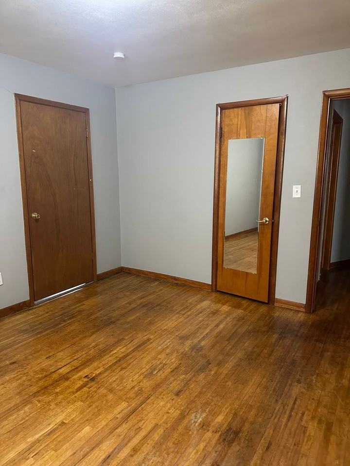 302 Sherman Ave - Photo 6 of 17