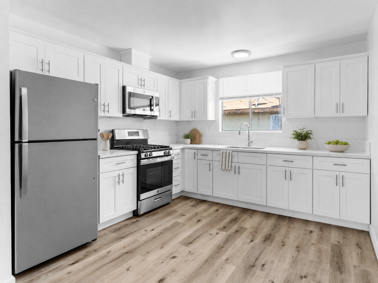 1050 Gaviota Avenue - Photo 3 of 44