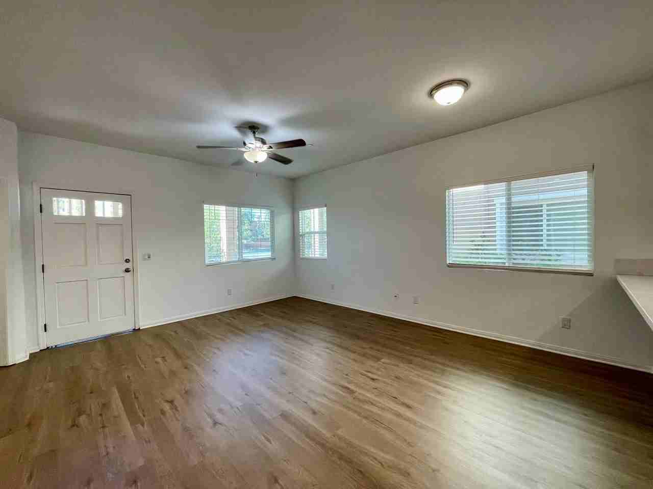 130 E Washington Ave - Photo 5 of 18