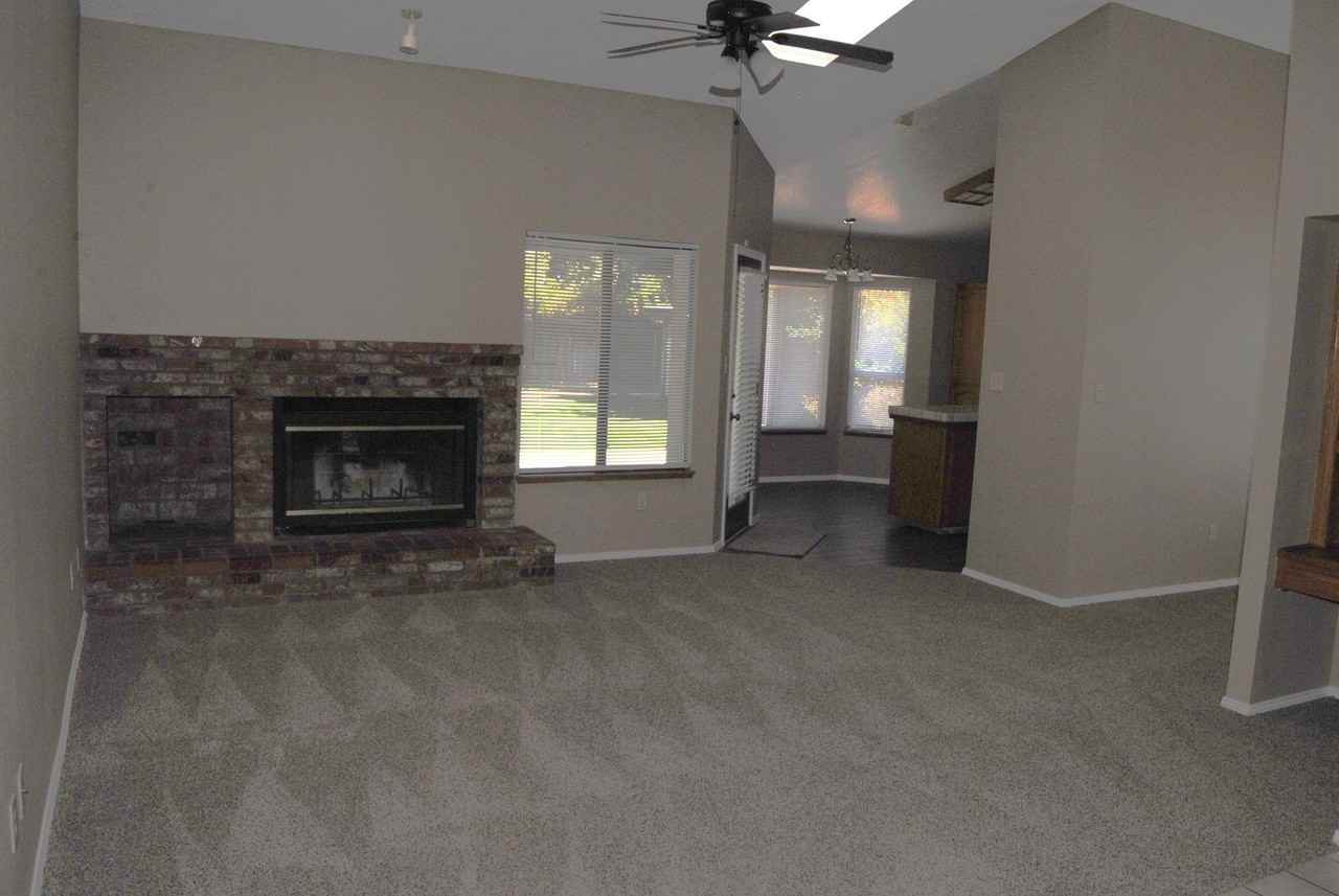 9400 Huntsman Oak Ct - Photo 4 of 19