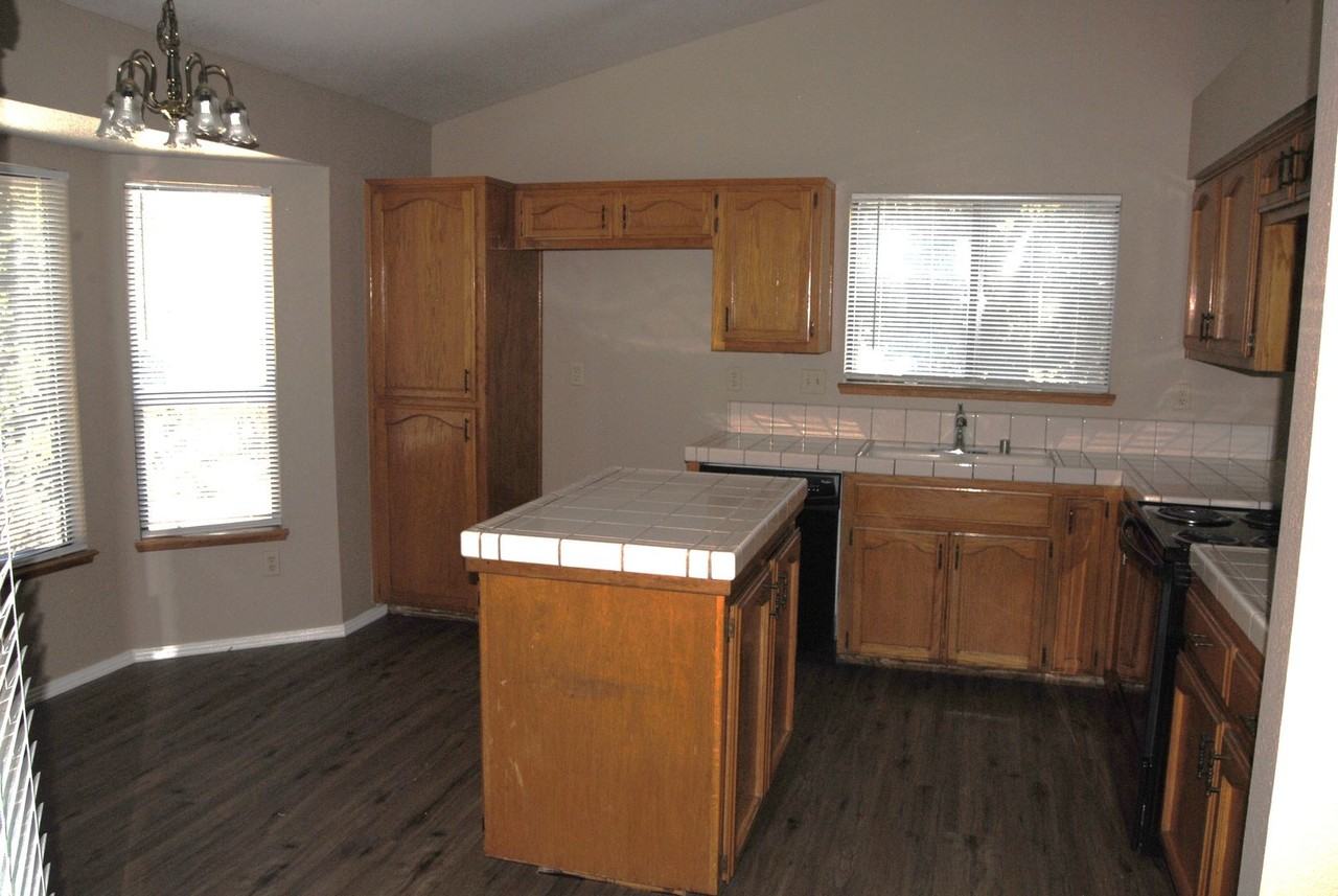 9400 Huntsman Oak Ct - Photo 5 of 19