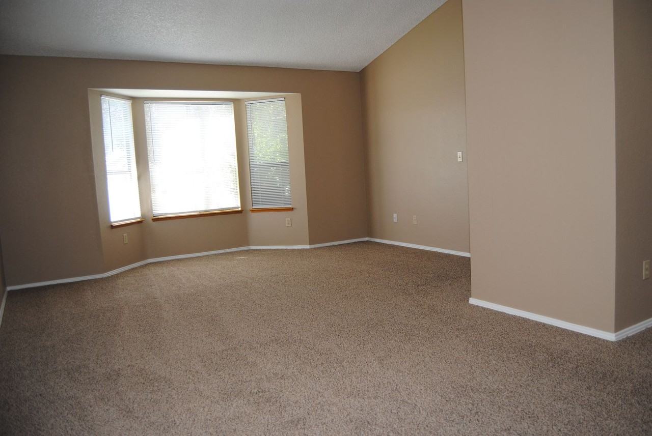 9400 Huntsman Oak Ct - Photo 6 of 19