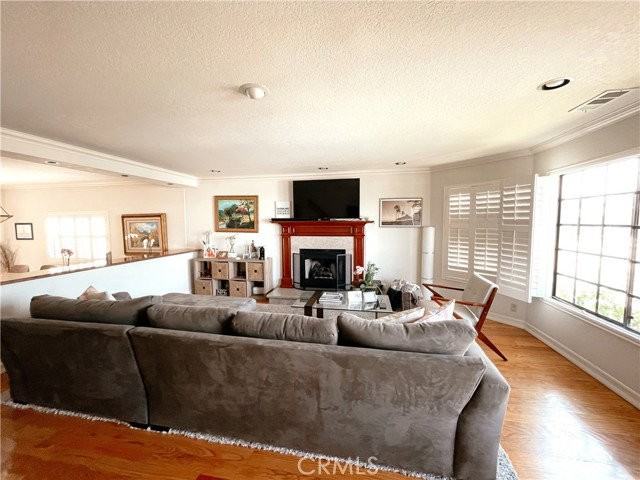 2200 Graham Ave - Photo 4 of 8