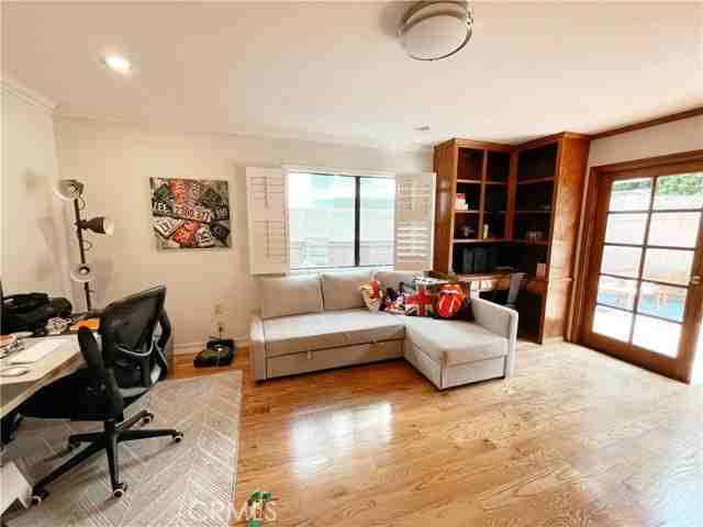 2200 Graham Ave - Photo 6 of 8