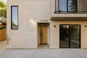 featured image of 1249 Seward St