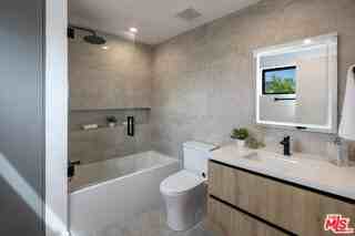 2001 Bellevue Ave - Photo 7 of 8