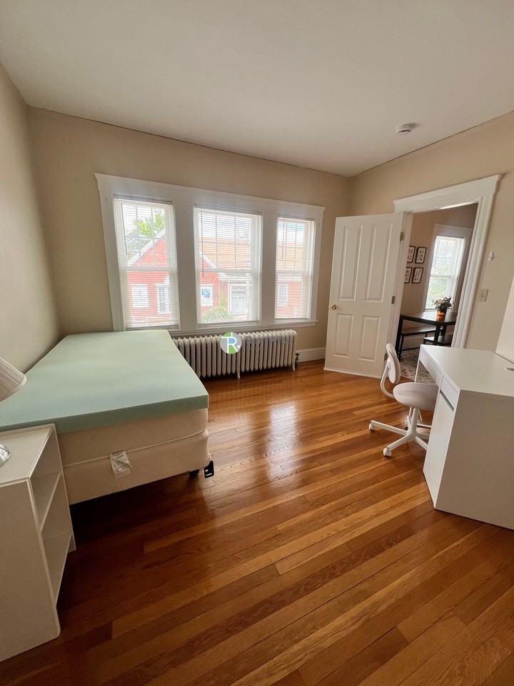 97 Winthrop St - Photo 6 of 25