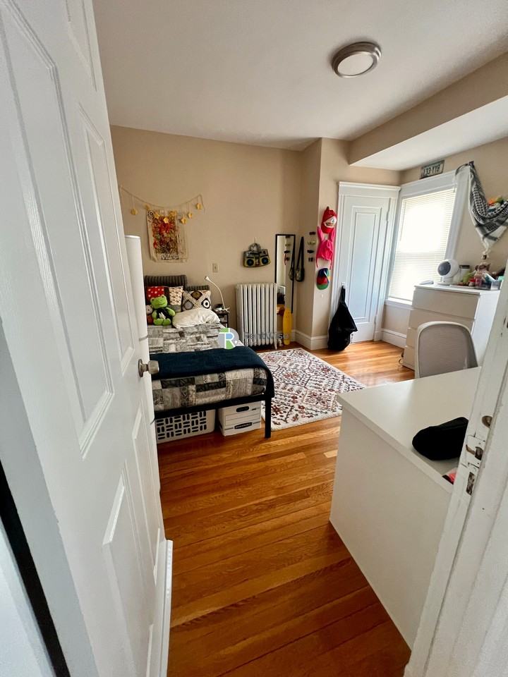 97 Winthrop St - Photo 7 of 25
