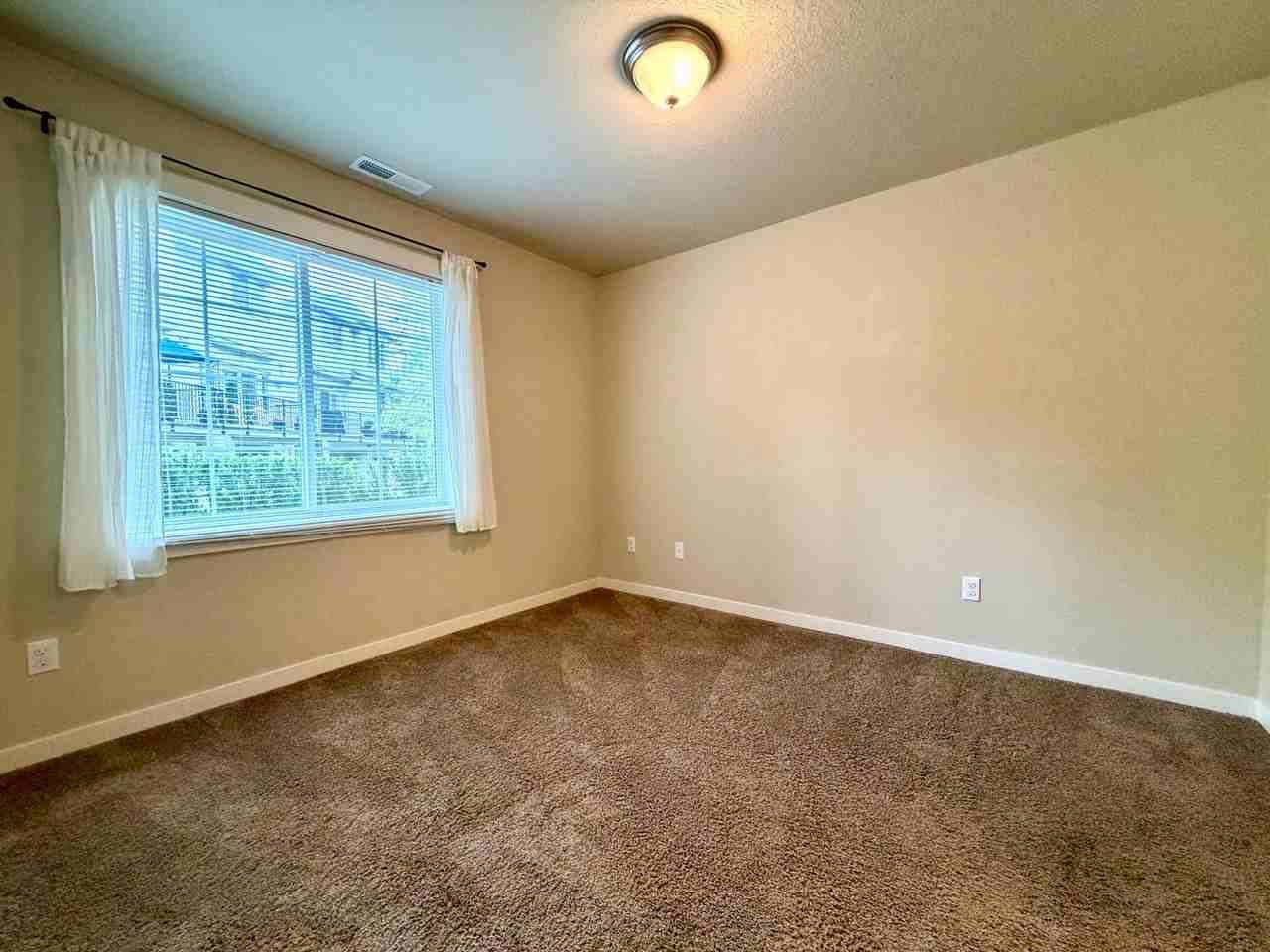 28521 Sw Orleans Ave - Photo 6 of 37