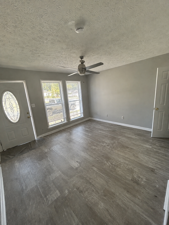 433 N 25th St - Photo 2 of 13