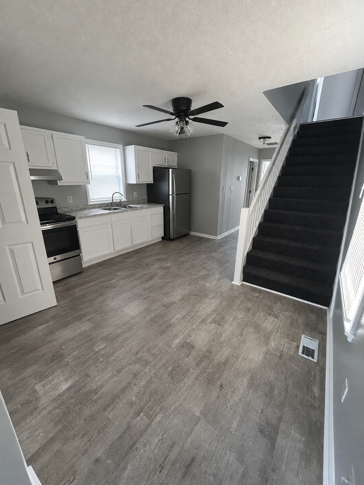 433 N 25th St - Photo 3 of 13