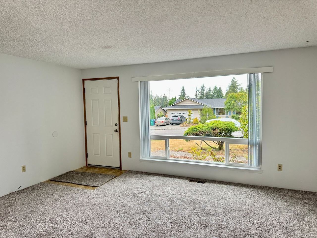 13617 Se Fairwood Blvd - Photo 6 of 13