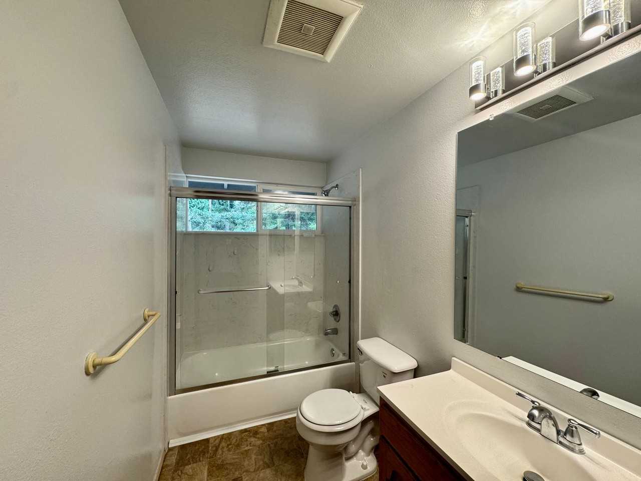 13617 Se Fairwood Blvd - Photo 7 of 13