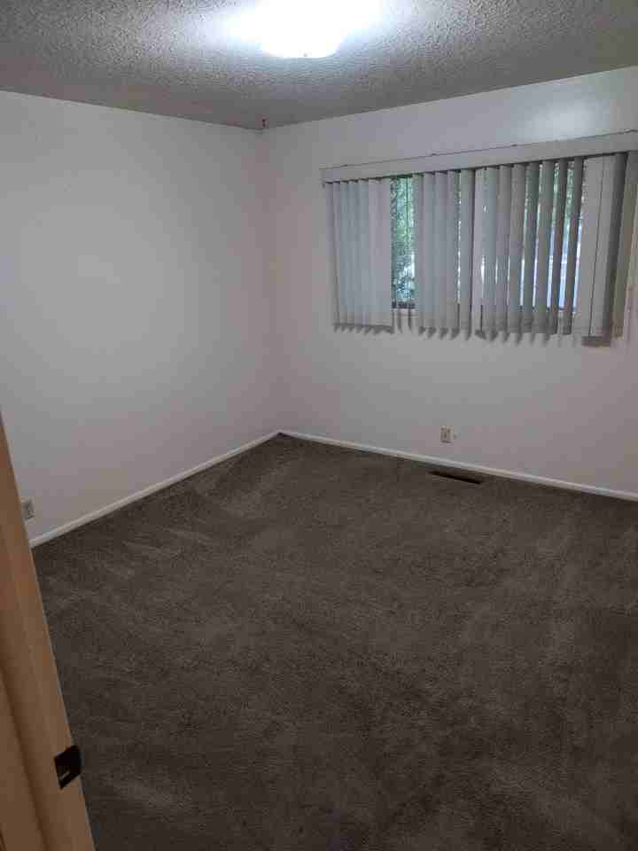 516 W Main St #1 - Photo 7 of 21