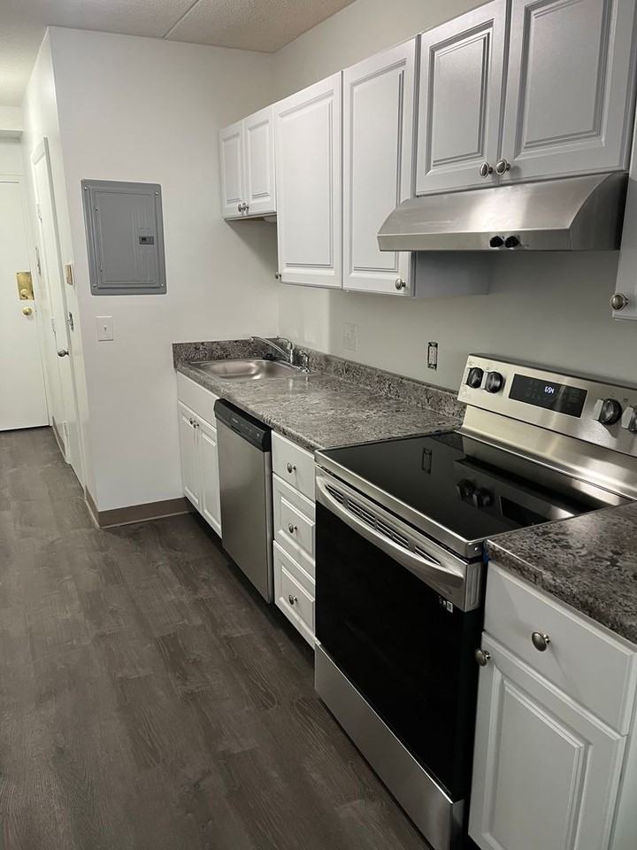 Park Towers VII, LLC - Photo 4 of 22