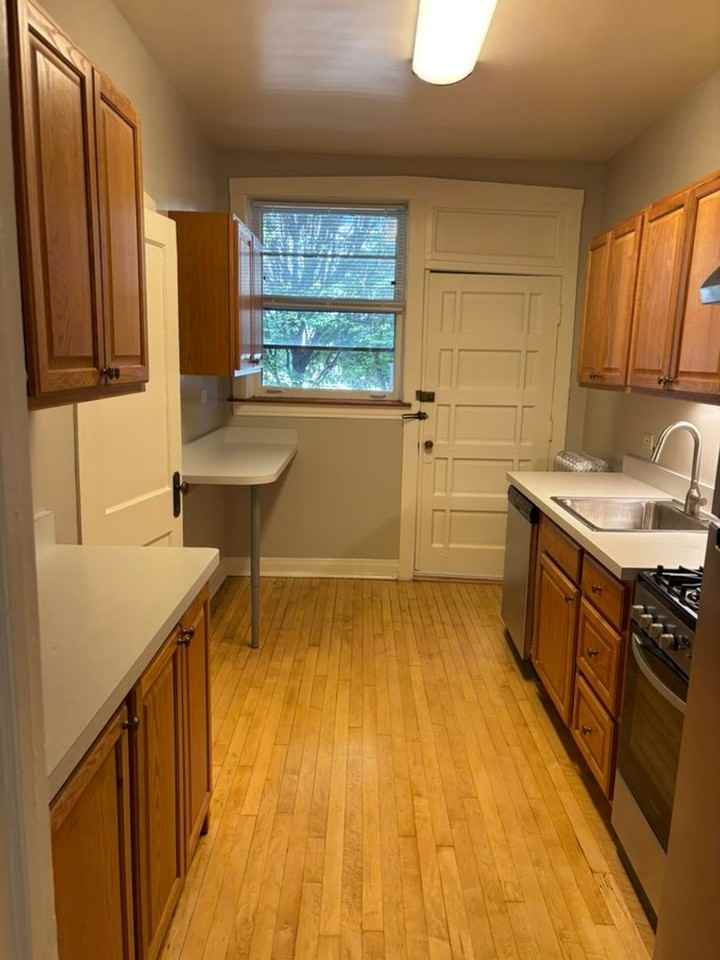 3506 N Wolcott Ave - Photo 7 of 11