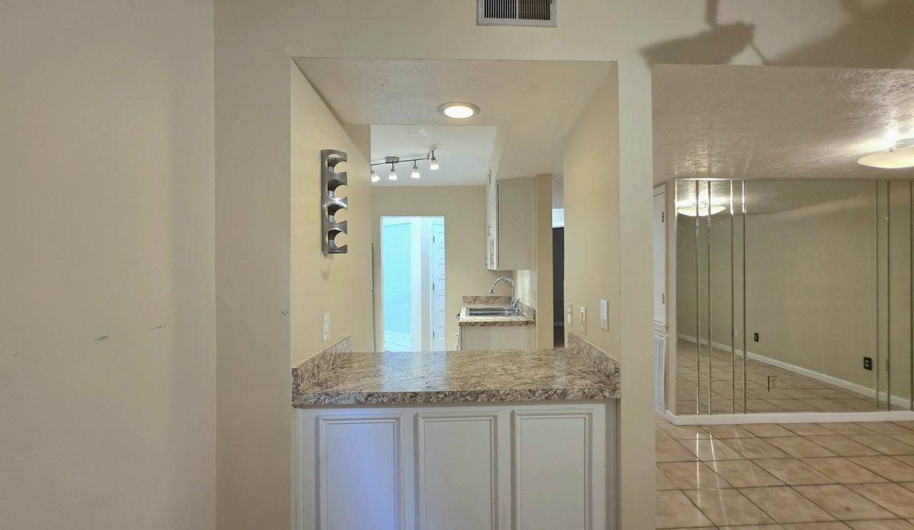 310 74th Ave N #11 - Photo 6 of 28