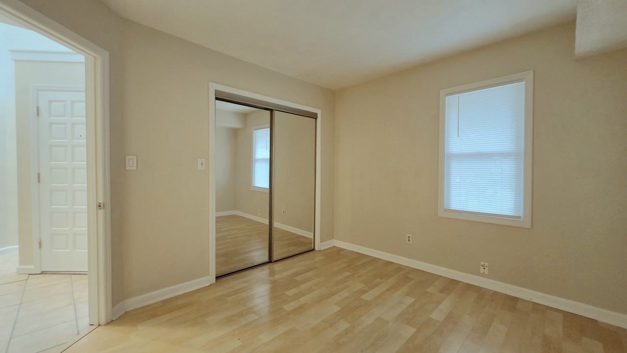 310 74th Ave N #11 - Photo 7 of 28