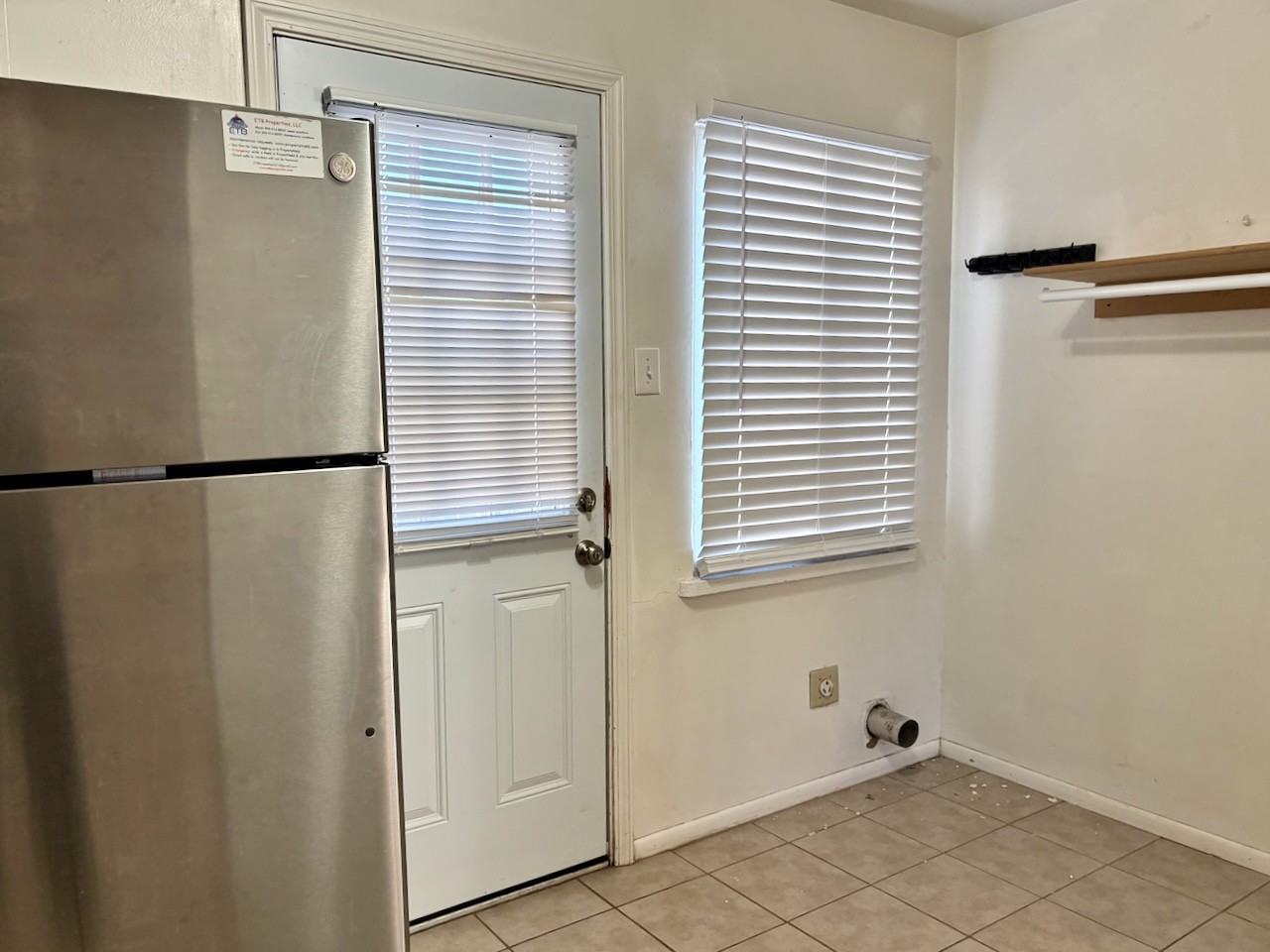 3505 Vail Ave SEUnit A #A - Photo 5 of 16