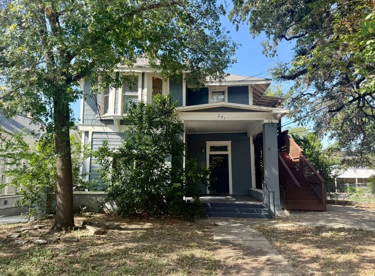 241 Post Ave - Photo 2 of 15