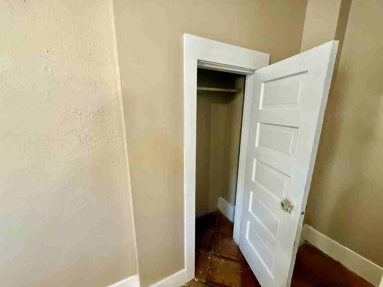 241 Post Ave - Photo 7 of 15
