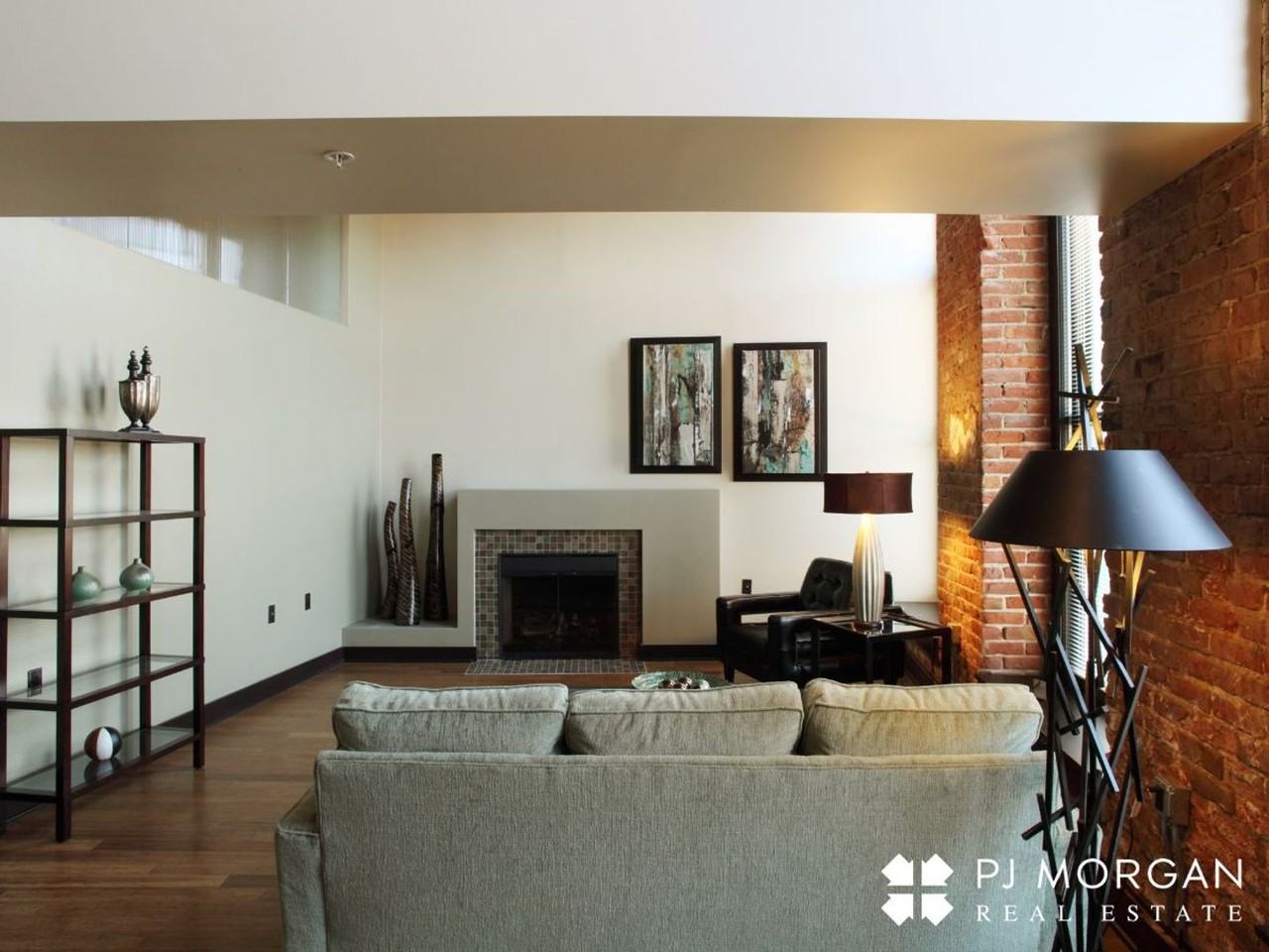 The Residence at Old Marketplace - Photo 5 of 25