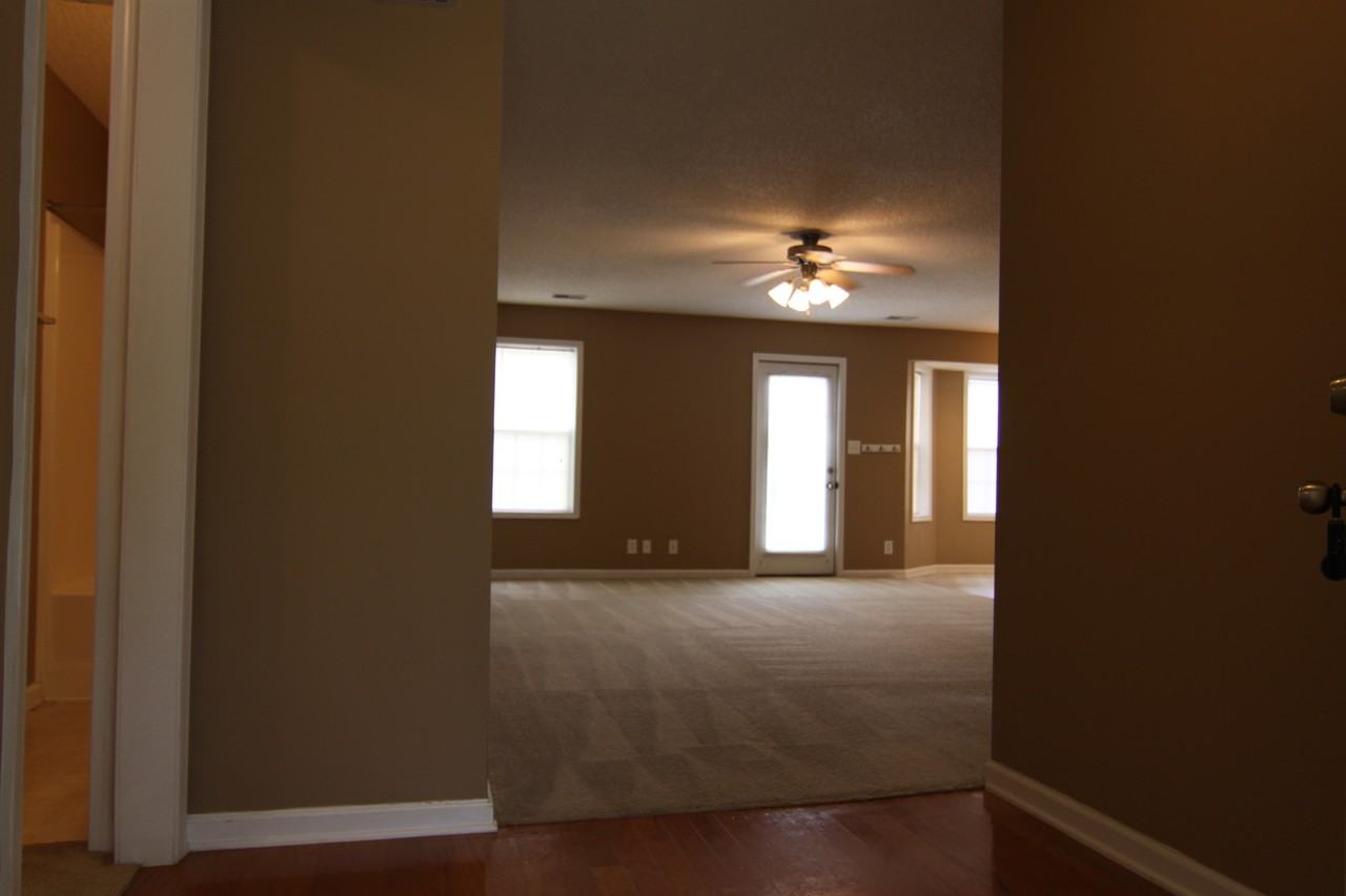 415 Faulkner Dr - Photo 4 of 21