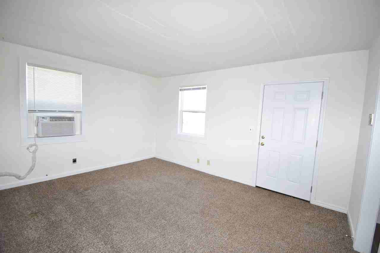 1224 Greenfield Dr - Photo 3 of 13