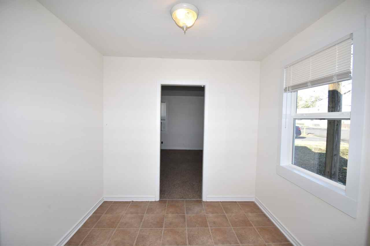 1224 Greenfield Dr - Photo 4 of 13