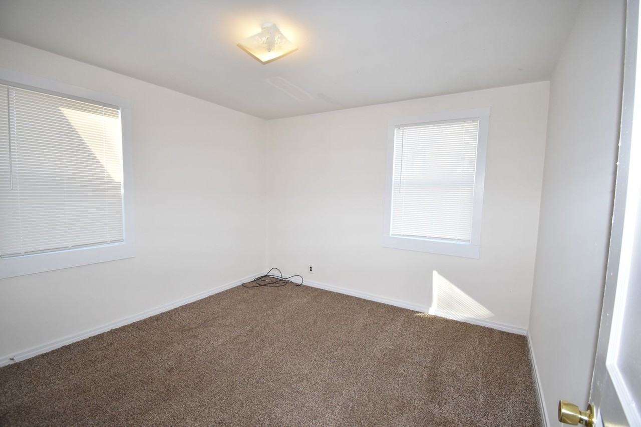 1224 Greenfield Dr - Photo 7 of 13
