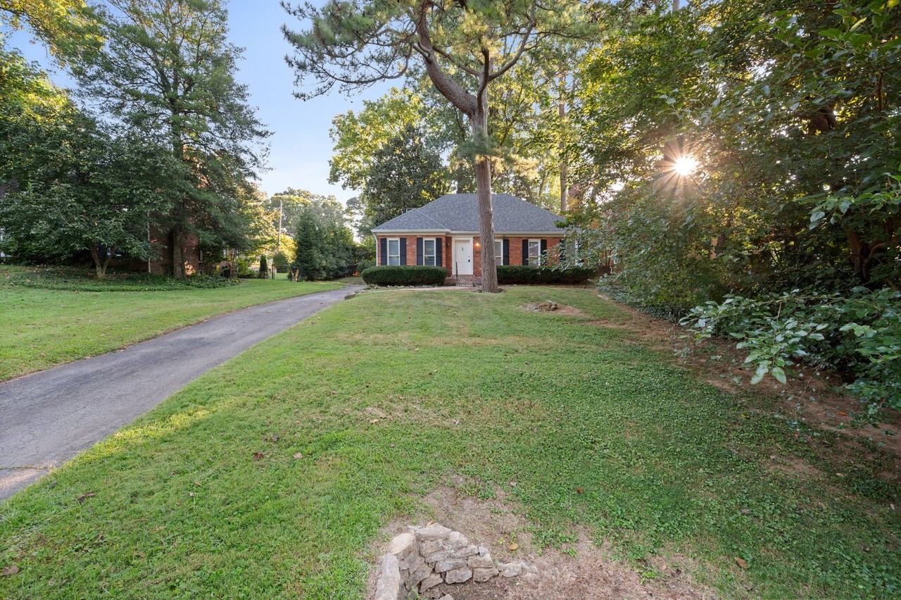 3405 Hillvale Rd - Photo 3 of 30