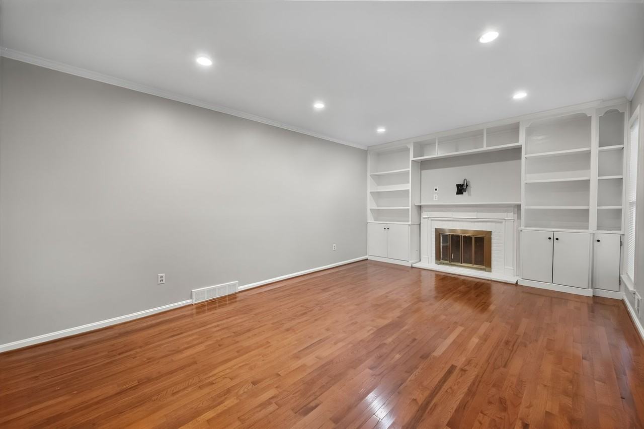 3405 Hillvale Rd - Photo 6 of 30