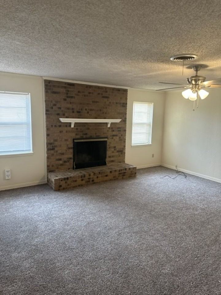 810 Vista Ln - Photo 3 of 15