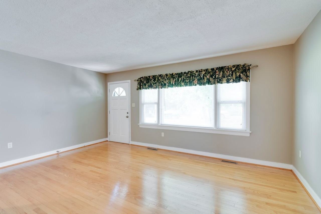 8406 Holly Hill Rd - Photo 3 of 19
